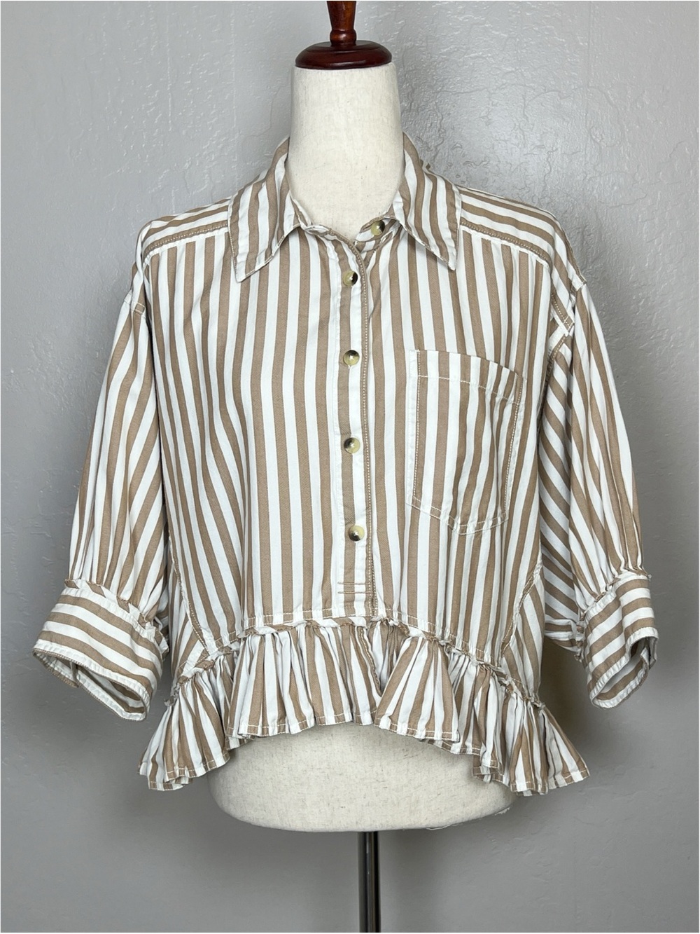 FREE PEOPLE Women’s Size S Striped Bailey Ruffle Hem Button-Up Cropped Shirt - Picture 3 of 16